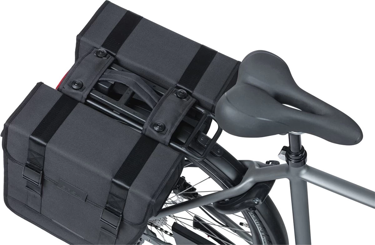 Basil Tour Dubbele Fietstas MIK - 28 Liter - Zwart - Afbeelding 3