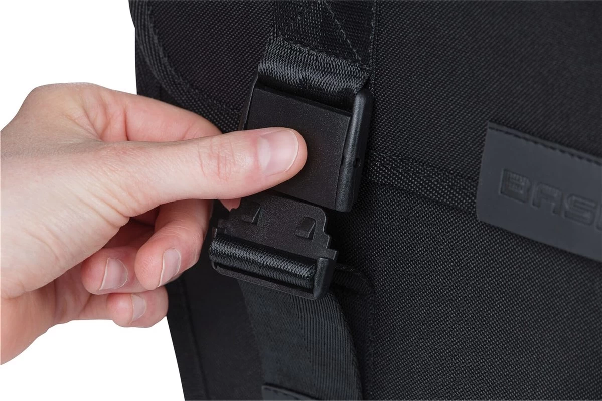 Basil Tour Dubbele Fietstas MIK - 28 Liter - Zwart - Afbeelding 2