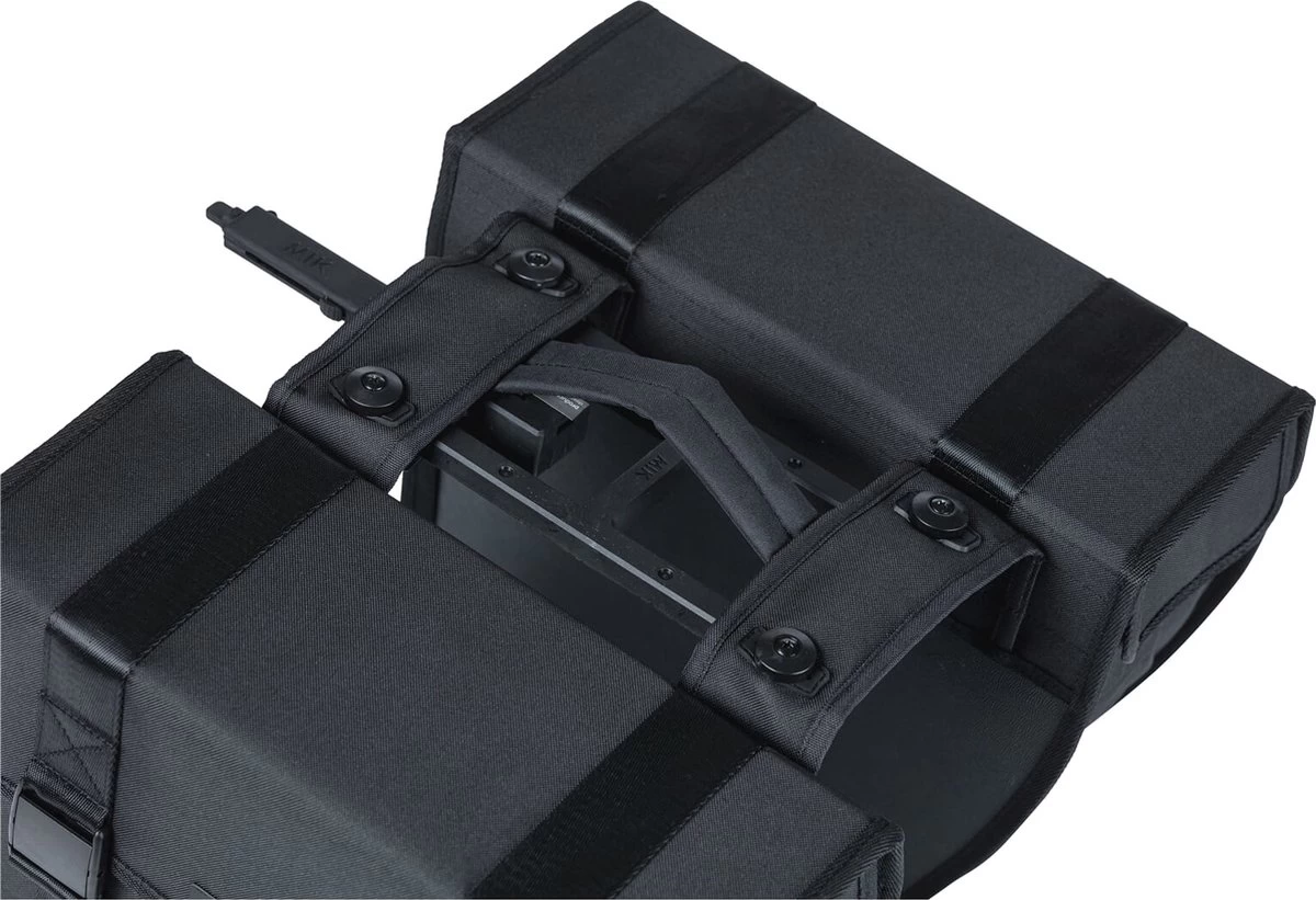 Basil Tour Dubbele Fietstas MIK - 28 Liter - Zwart - Afbeelding 4